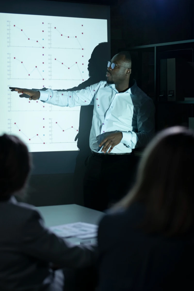 Proiettori e Schermi per Video - Meeting Aziendali TRE Merate